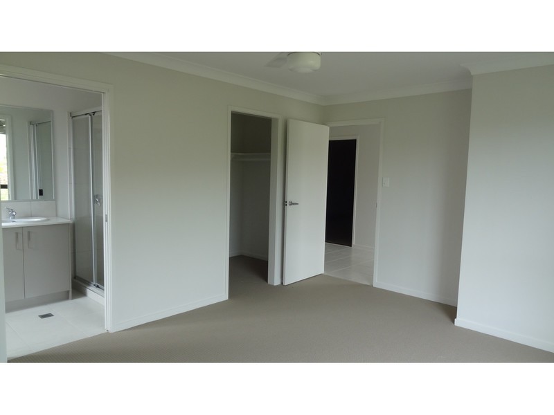 7 Eales Road, Rural View QLD 4740