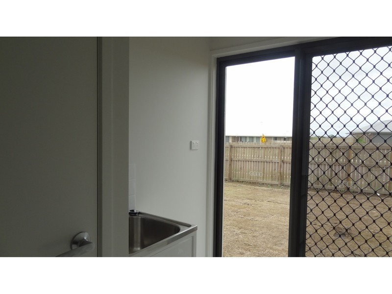 7 Eales Road, Rural View QLD 4740