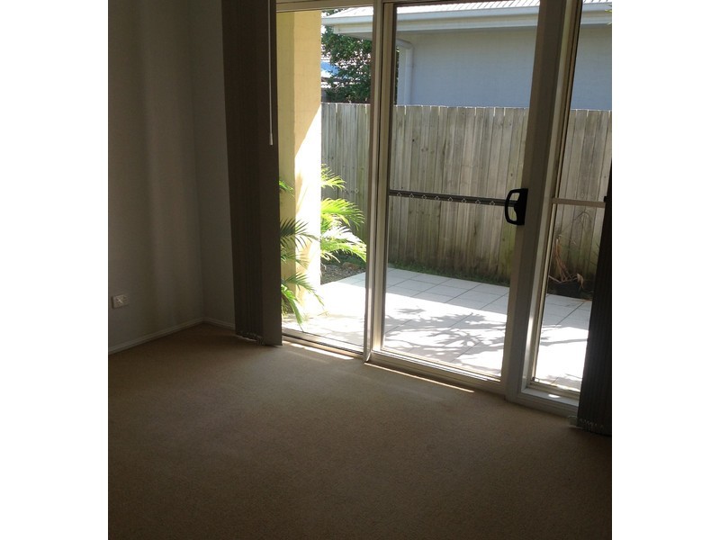 5 Irving Place, Sippy Downs QLD 4556