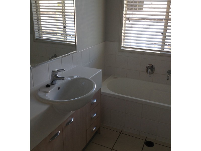 5 Irving Place, Sippy Downs QLD 4556