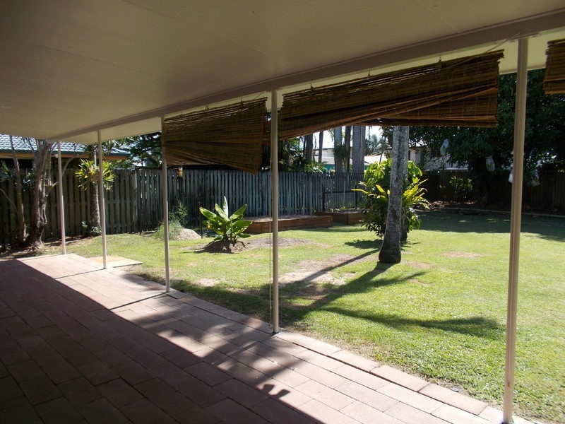 9 Searle Street, Bucasia QLD 4750