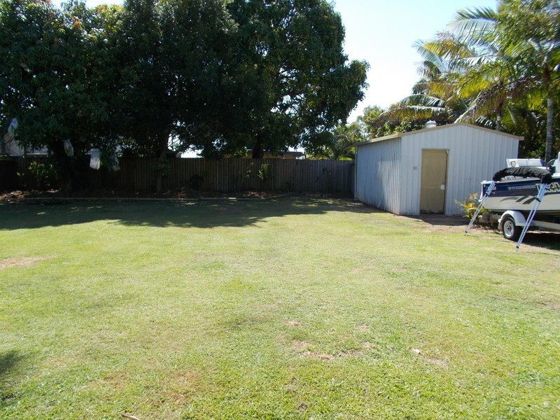 9 Searle Street, Bucasia QLD 4750