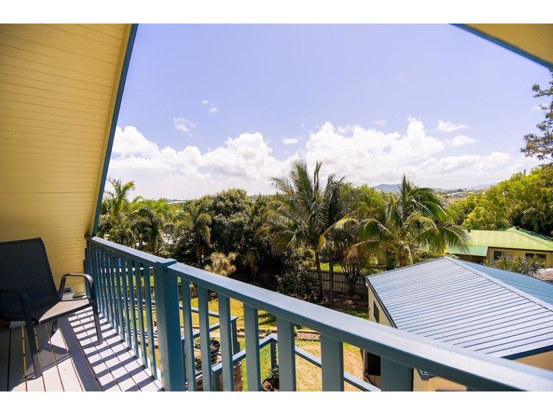 12 Hillcrest Street, Eimeo QLD 4740