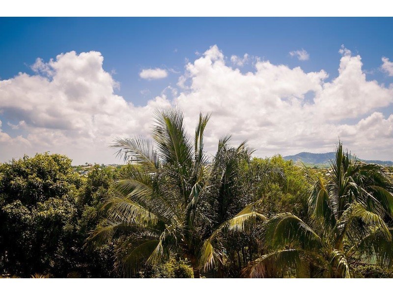 12 Hillcrest Street, Eimeo QLD 4740