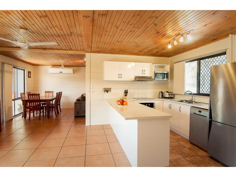 12 Hillcrest Street, Eimeo QLD 4740