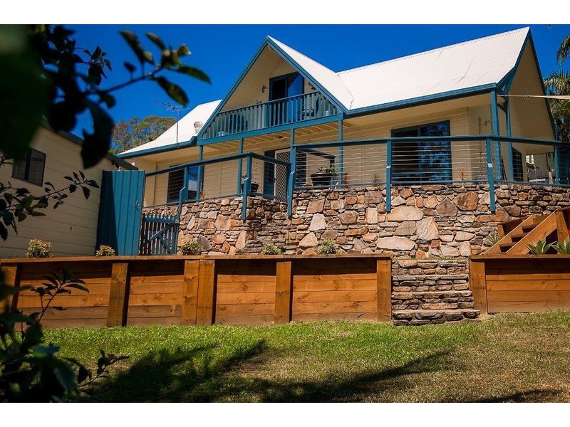 12 Hillcrest Street, Eimeo QLD 4740