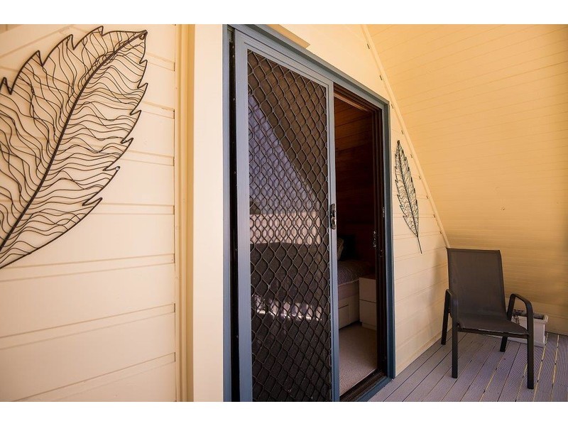 12 Hillcrest Street, Eimeo QLD 4740