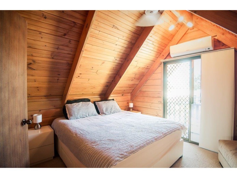 12 Hillcrest Street, Eimeo QLD 4740