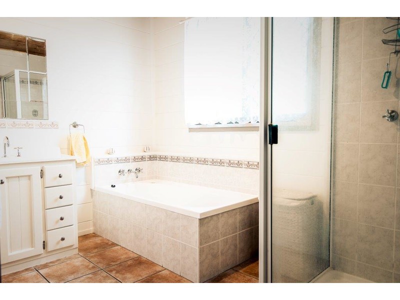 12 Hillcrest Street, Eimeo QLD 4740