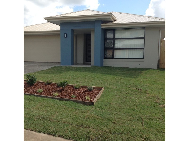 4 Reflection Court, Nambour QLD 4560