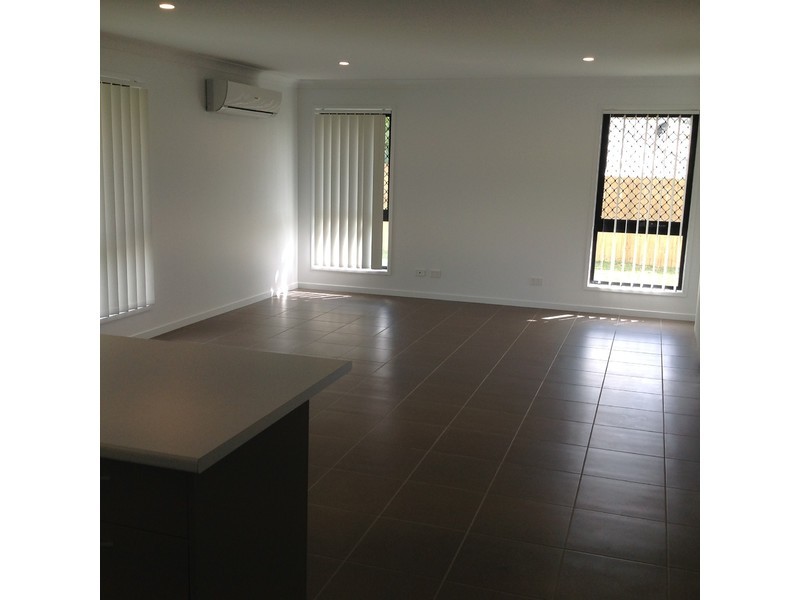 4 Reflection Court, Nambour QLD 4560