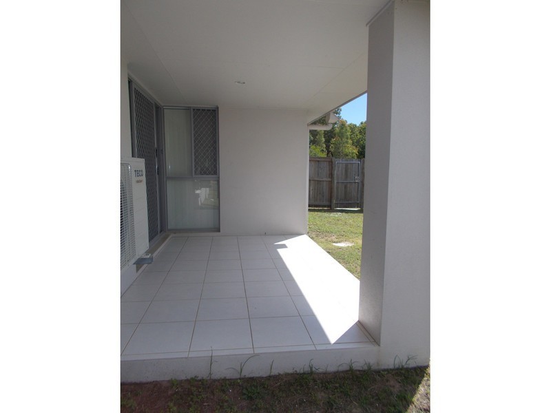 18 Newport Parade, Blacks Beach QLD 4740