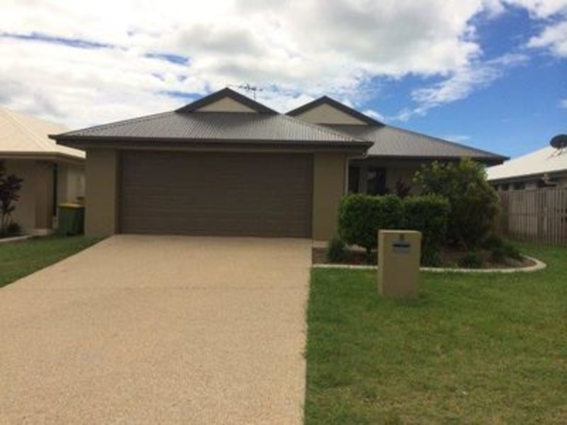 8 Trinity Parade, Blacks Beach QLD 4740