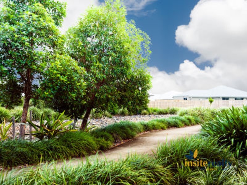 8 Trinity Parade, Blacks Beach QLD 4740