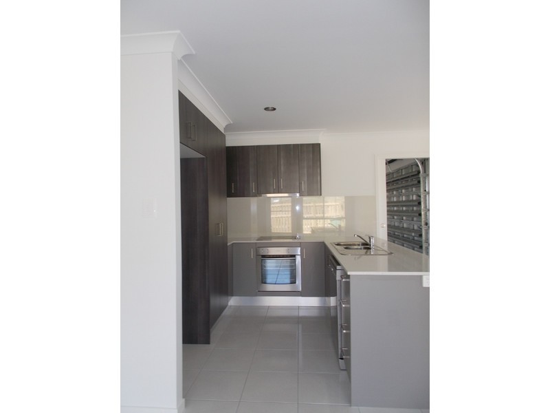 1/19 Eales Road, Rural View QLD 4740