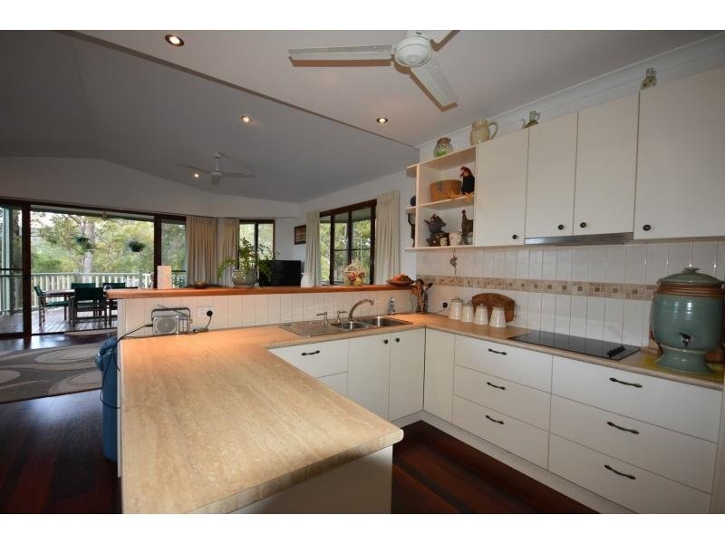 24 Viewland Drive, Mooloolah Valley QLD 4553