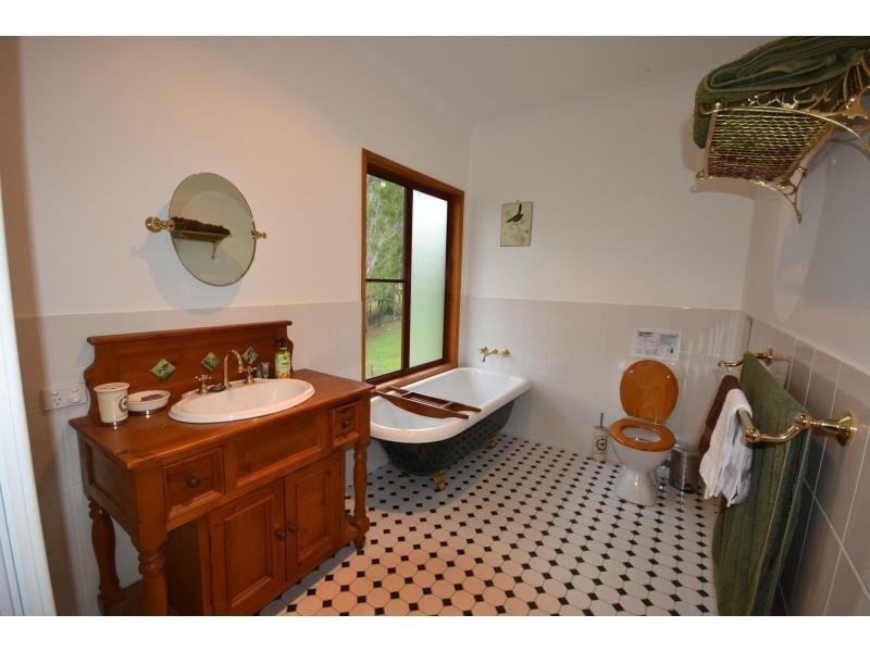 24 Viewland Drive, Mooloolah Valley QLD 4553