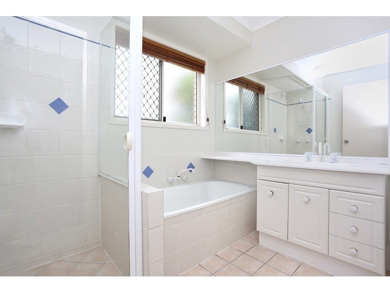 10 Bronte Court, Sippy Downs QLD 4556