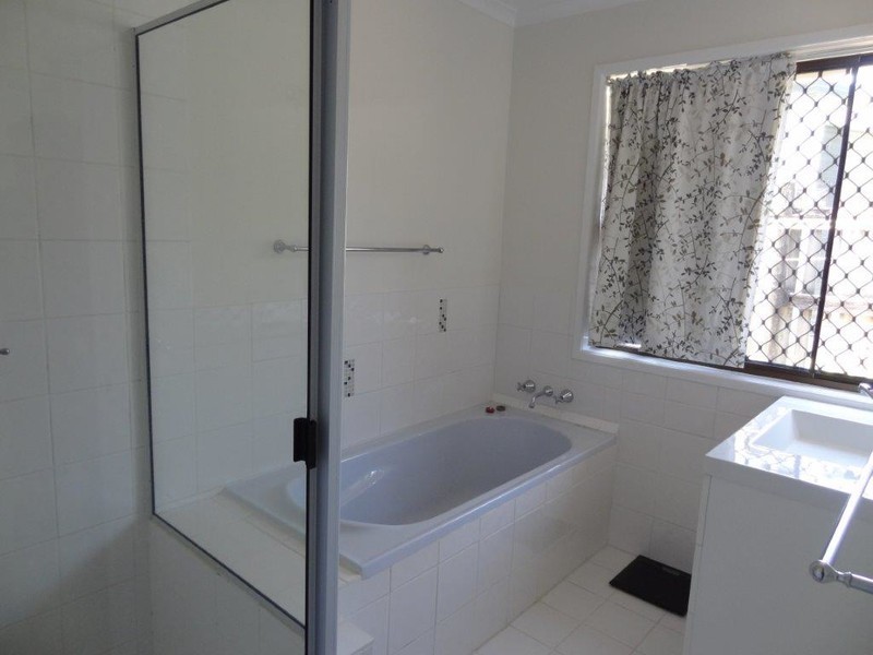 6 Ellis Avenue, Bucasia QLD 4750