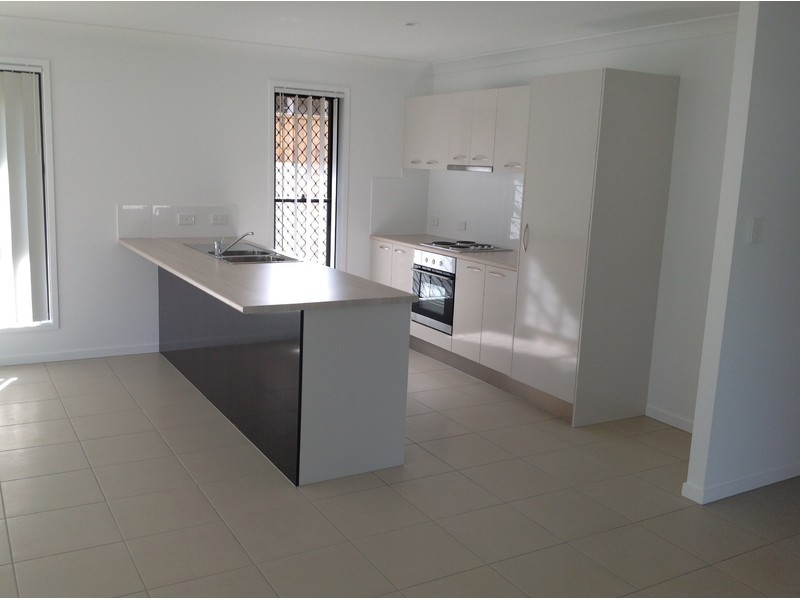 32 Presentation Boulevard, Nambour QLD 4560