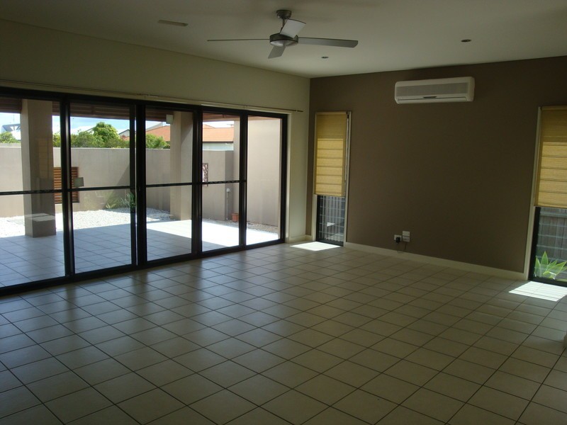 22 Mykonos Court, Kawana Island QLD 4575