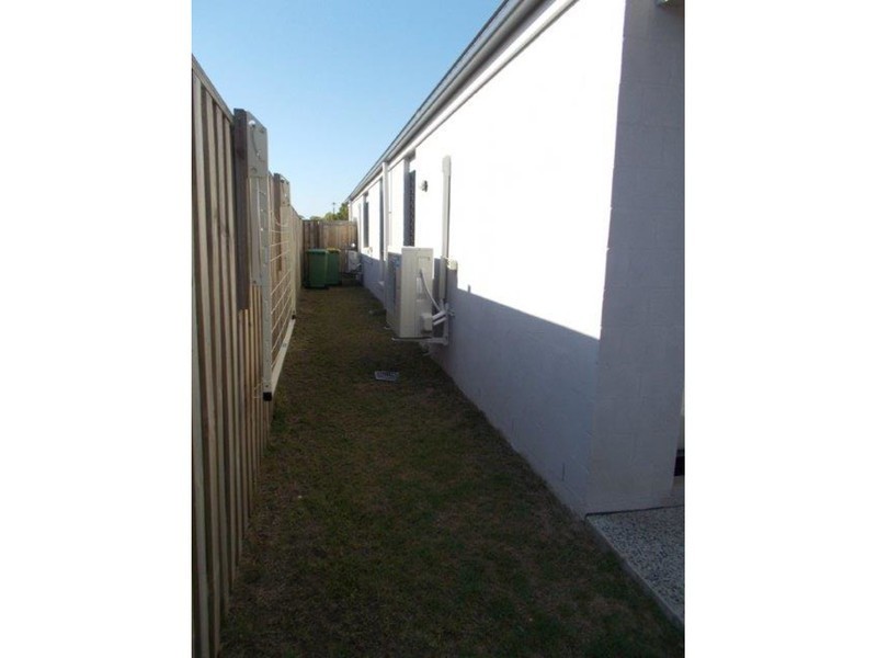 6 Holloways Court, Blacks Beach QLD 4740