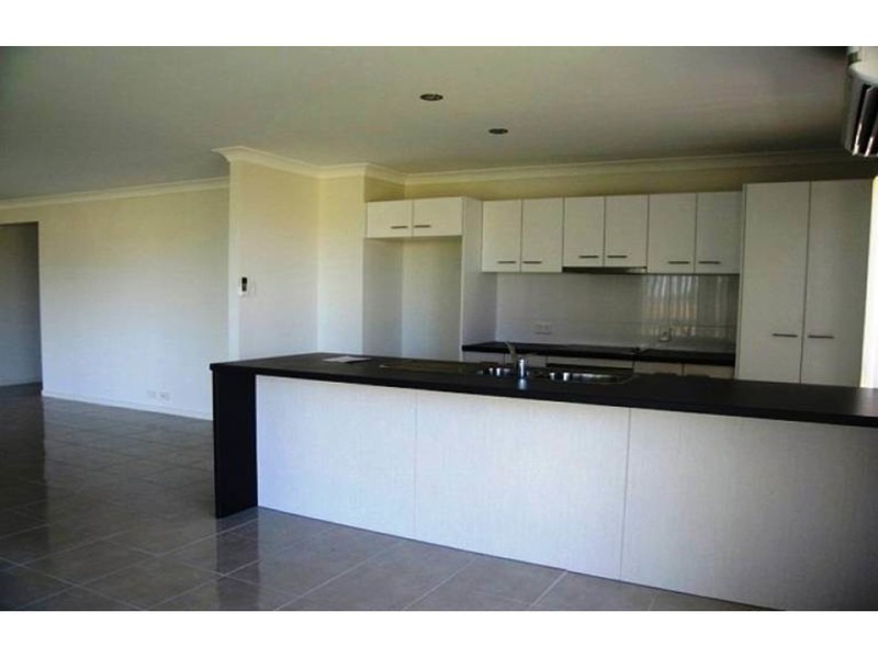 68 Dawson Boulevard, Rural View QLD 4740