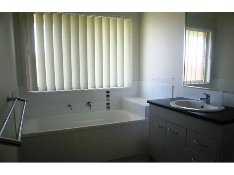 68 Dawson Boulevard, Rural View QLD 4740