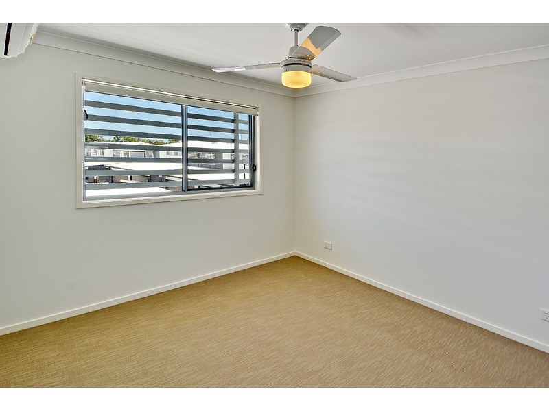 3/17 Greensboro Place, Little Mountain QLD 4551