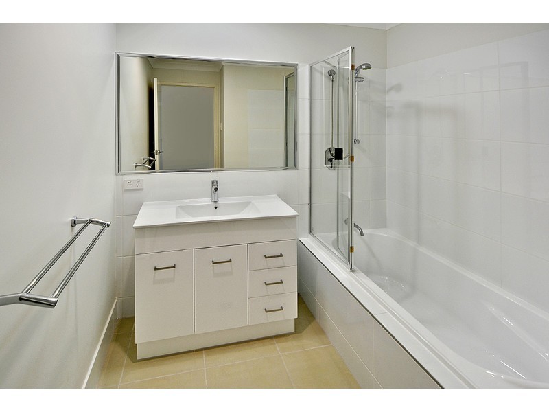 3/17 Greensboro Place, Little Mountain QLD 4551