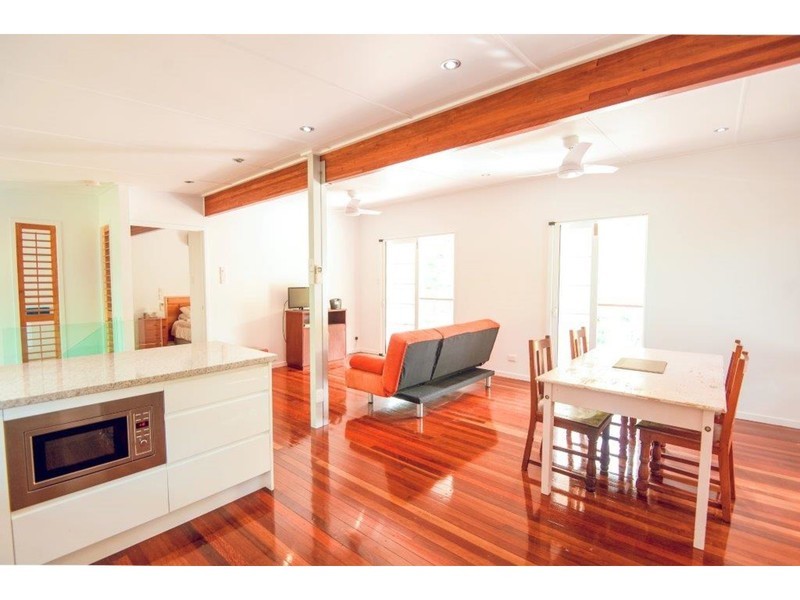 6 Hayes Avenue, Bucasia QLD 4750