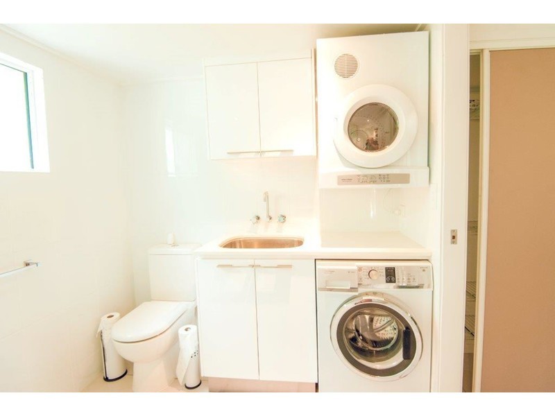 6 Hayes Avenue, Bucasia QLD 4750