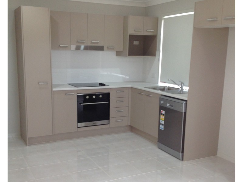 4b Sairs Street, Glass House Mountains QLD 4518