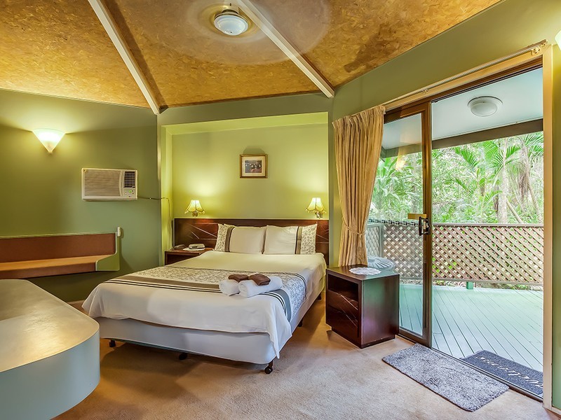 136 Flaxton Drive, Mapleton QLD 4560