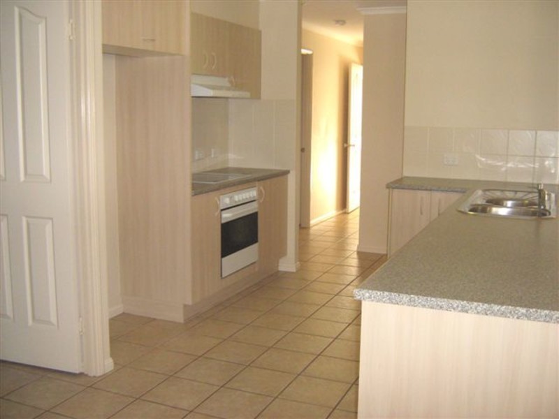 8 Somerville Crescent, Sippy Downs QLD 4556