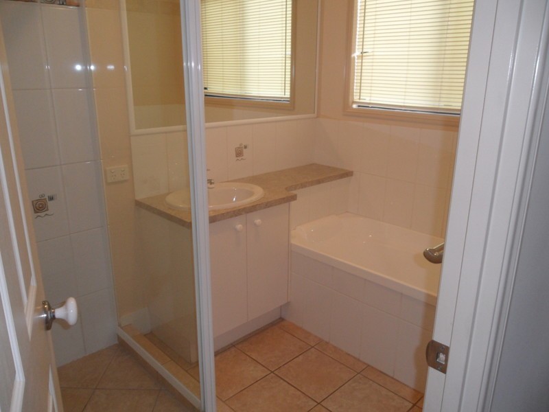 8 Somerville Crescent, Sippy Downs QLD 4556