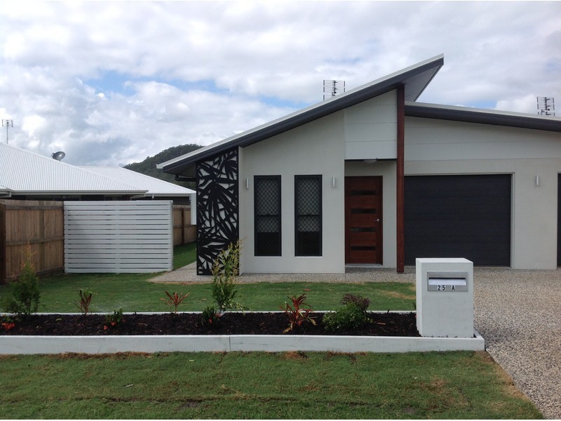 25a Clark Avenue, Glass House Mountains QLD 4518
