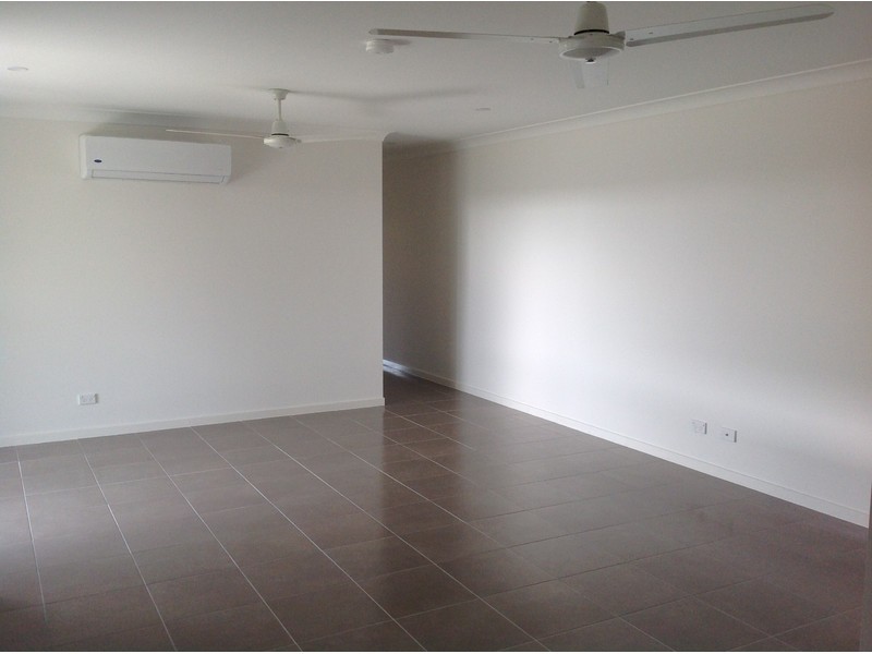 25a Clark Avenue, Glass House Mountains QLD 4518