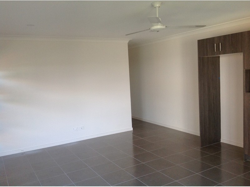 25b Clark Avenue, Glass House Mountains QLD 4518