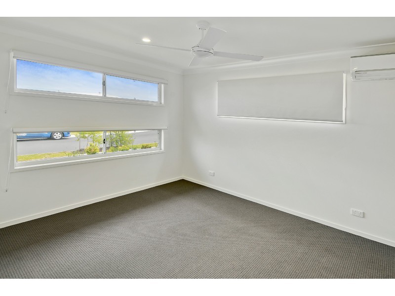 8 MacIntyre Crescent, Pelican Waters QLD 4551