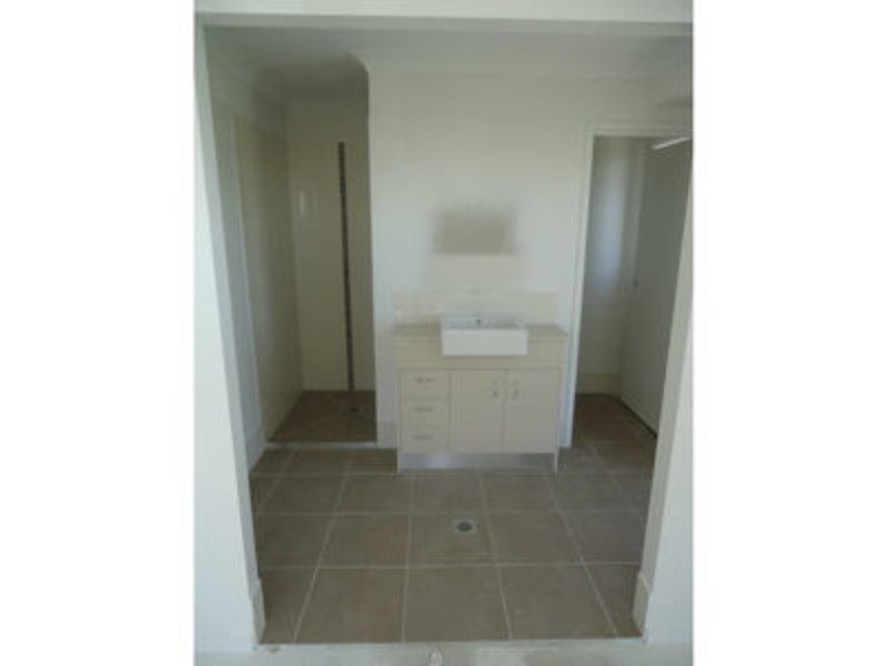 19 Halifax Place, Rural View QLD 4740