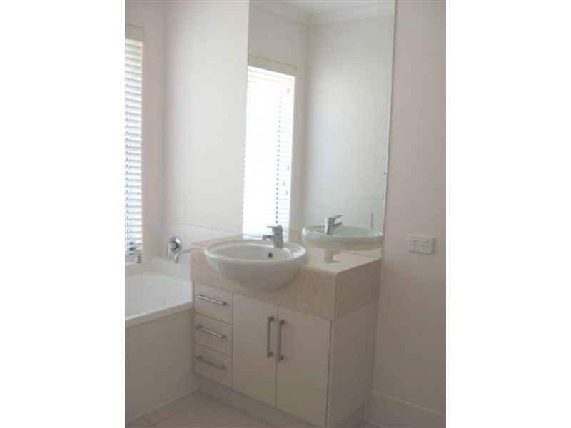 34 Latimer Crescent, Sippy Downs QLD 4556