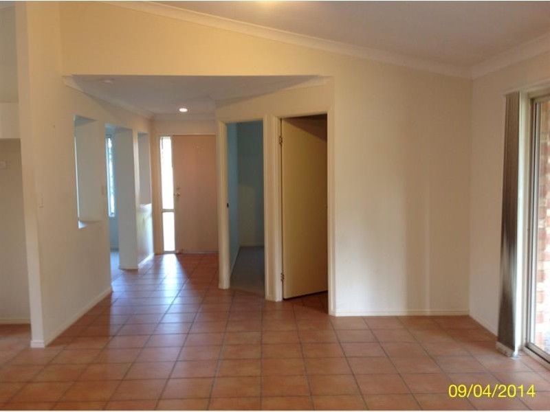 8 Beaver Place, Sippy Downs QLD 4556