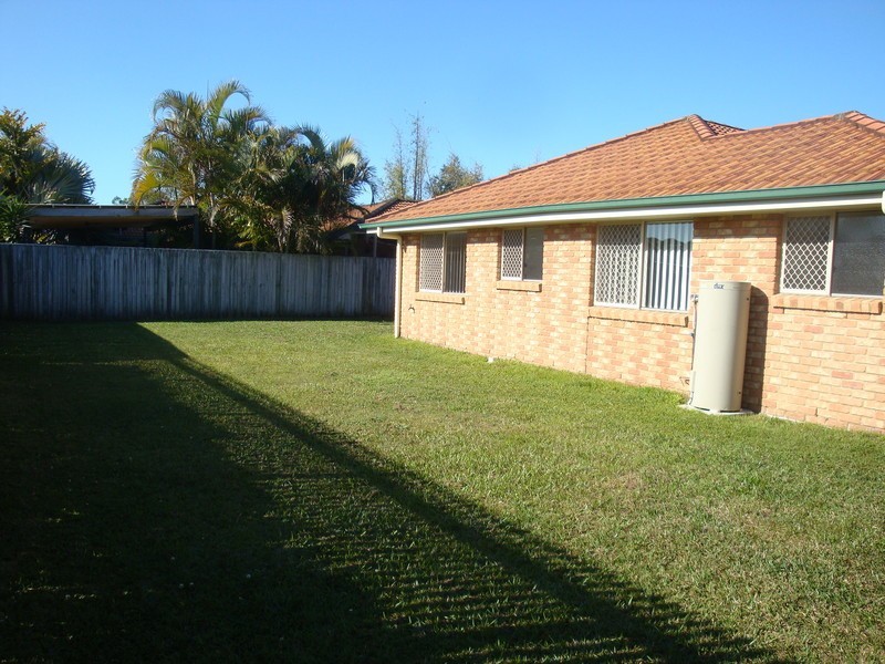 8 Beaver Place, Sippy Downs QLD 4556