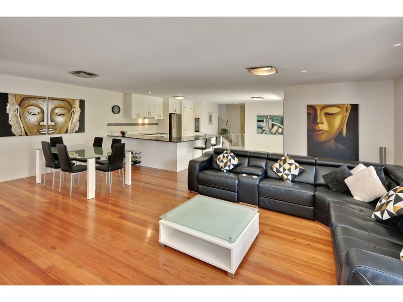 2/9 Catalina Drive, Mudjimba QLD 4564