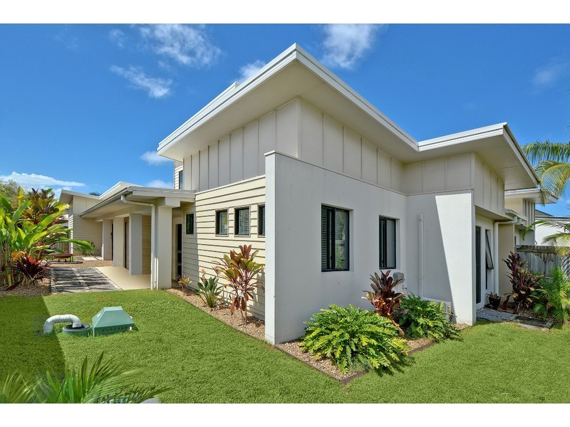 2/9 Catalina Drive, Mudjimba QLD 4564