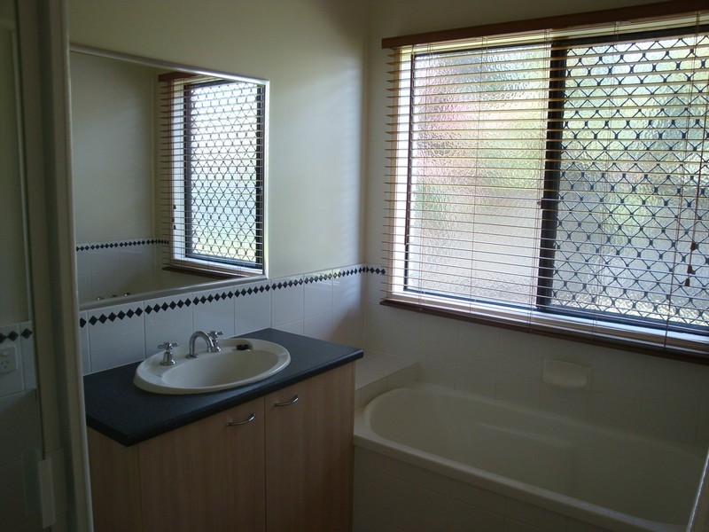 10 Burke Close, Sippy Downs QLD 4556