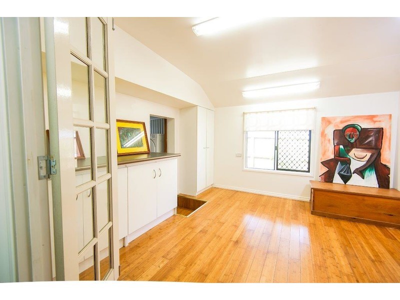 50 Waverley Street, Bucasia QLD 4750