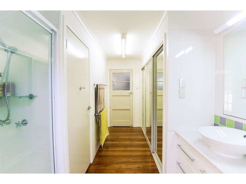 50 Waverley Street, Bucasia QLD 4750