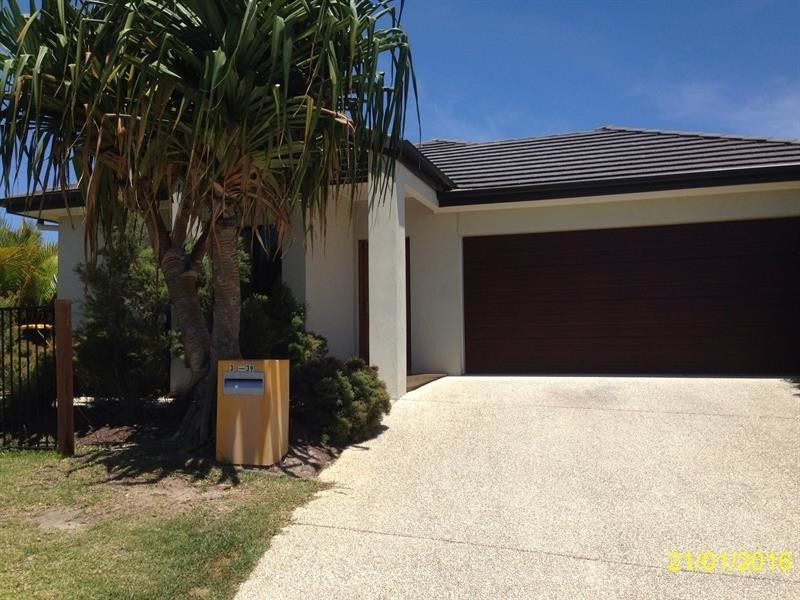 37 Williams Crescent, North Lakes QLD 4509